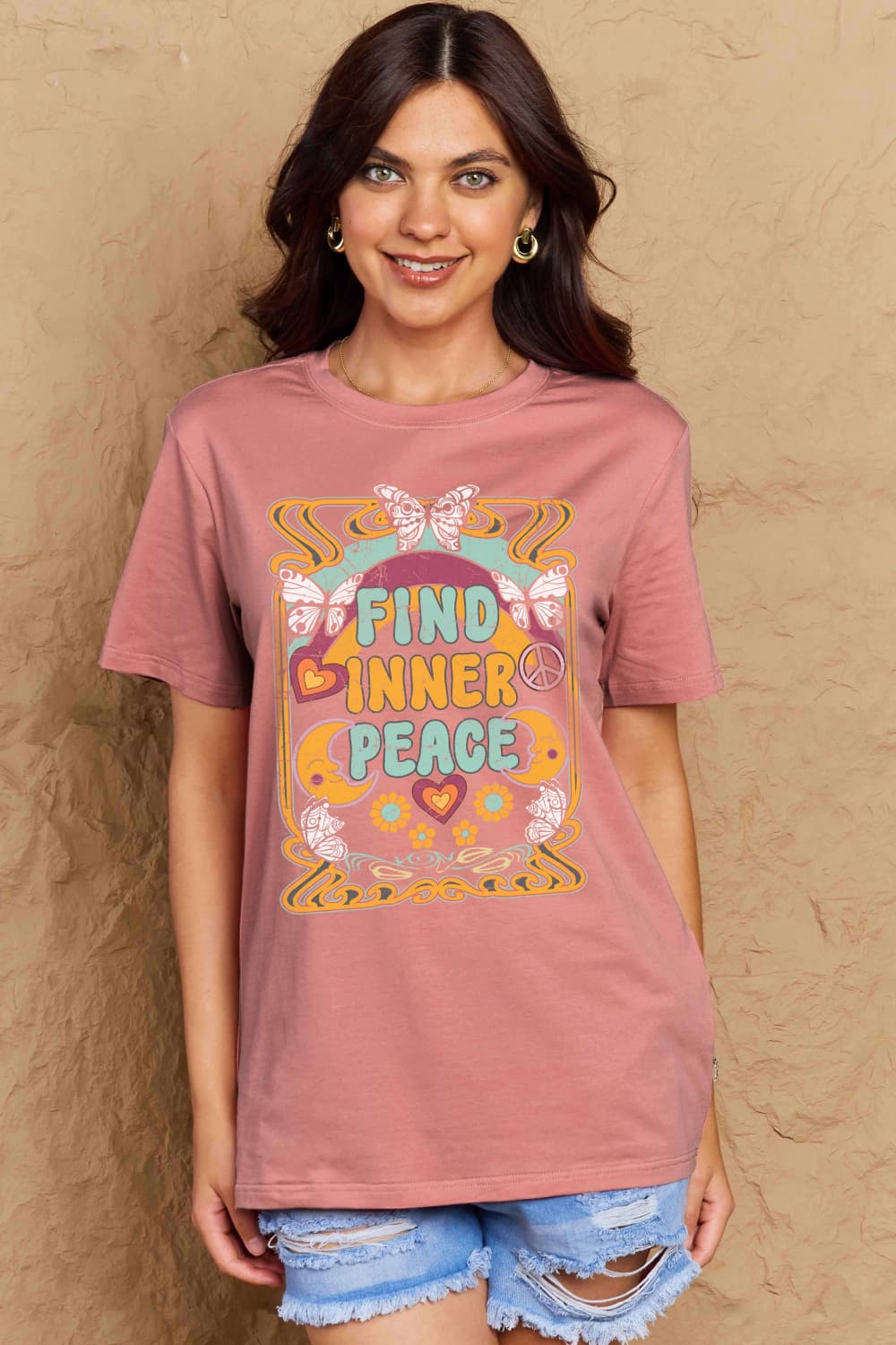 FIND INNER PEACE Graphic Tee