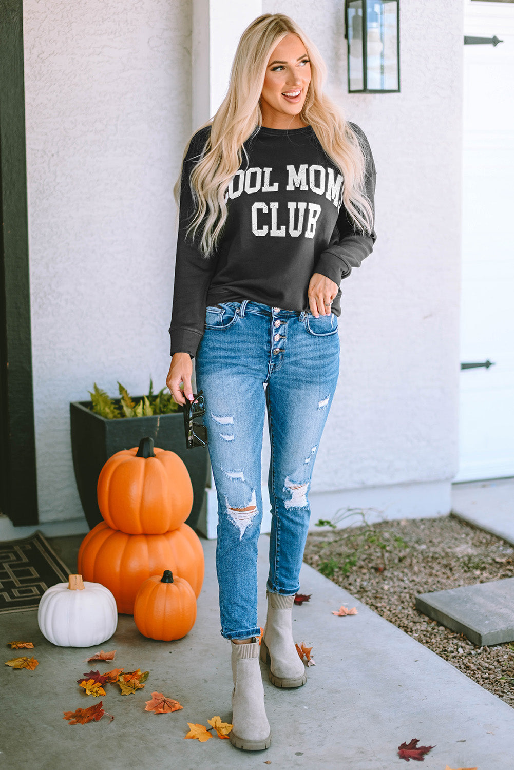 Cool Mom Club Graphic Long Sleeve Tee