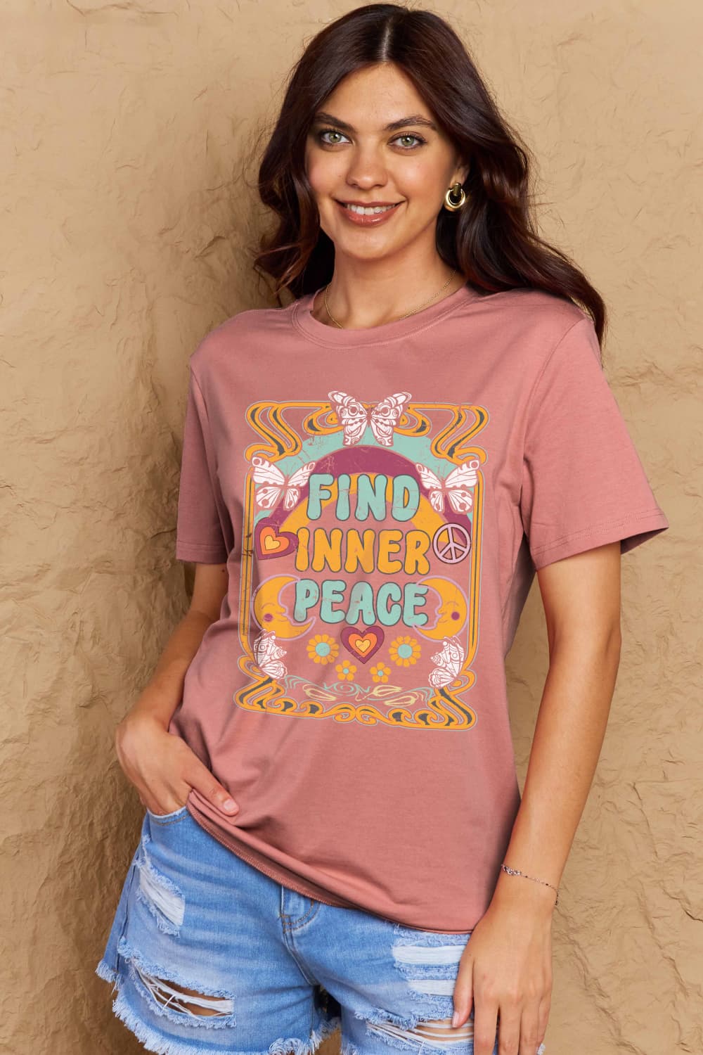 FIND INNER PEACE Graphic Tee