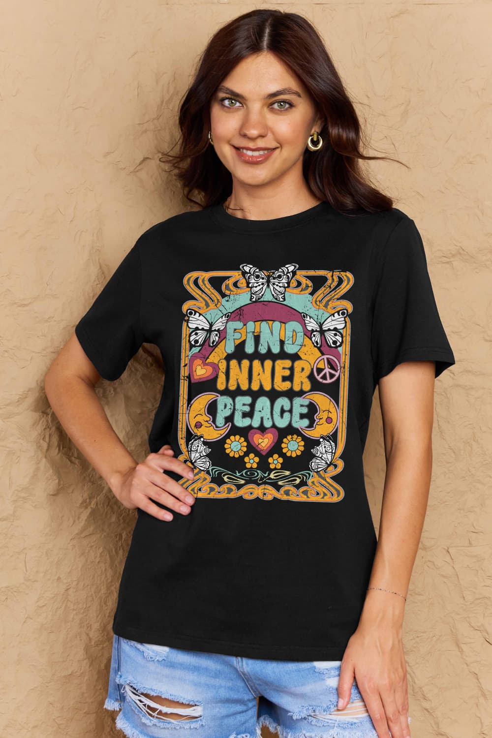 FIND INNER PEACE Graphic Tee