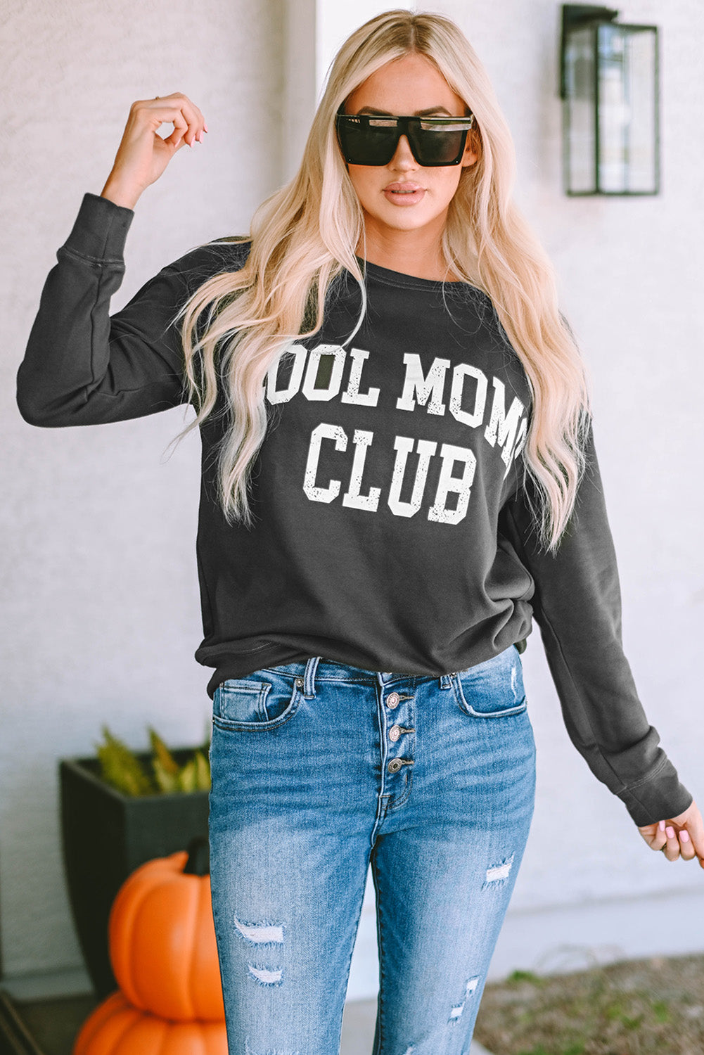 Cool Mom Club Graphic Long Sleeve Tee