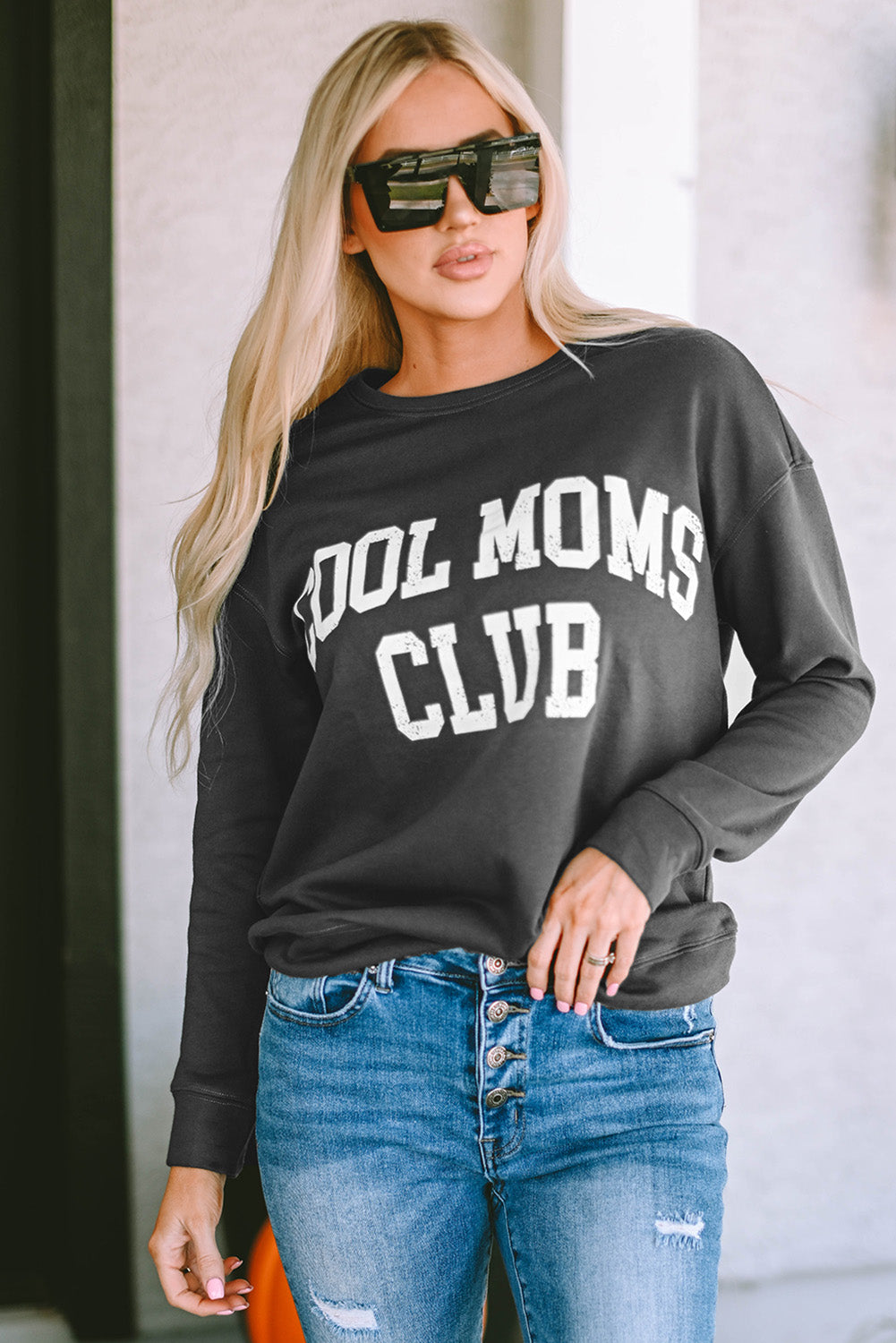 Cool Mom Club Graphic Long Sleeve Tee