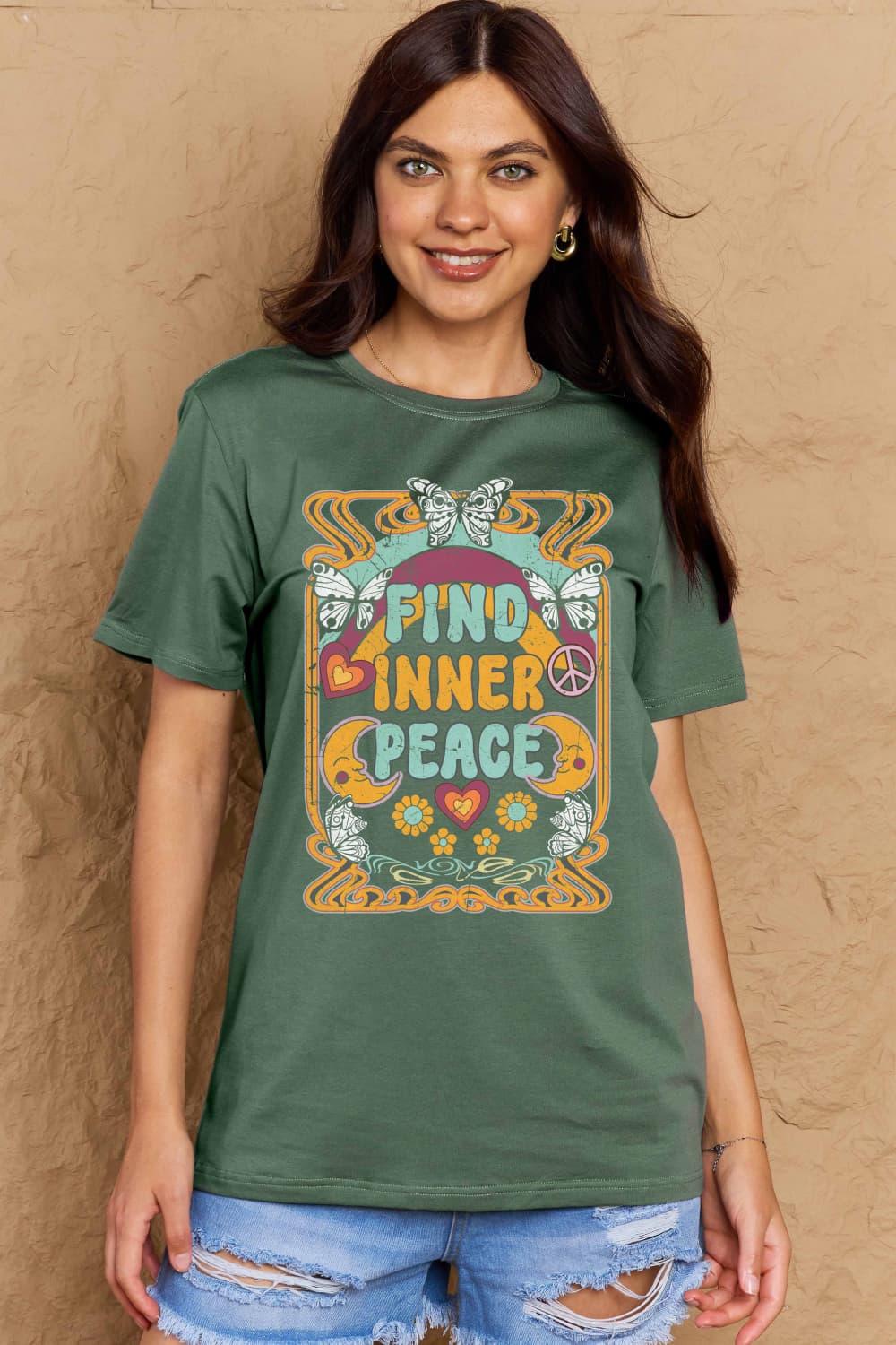 FIND INNER PEACE Graphic Tee