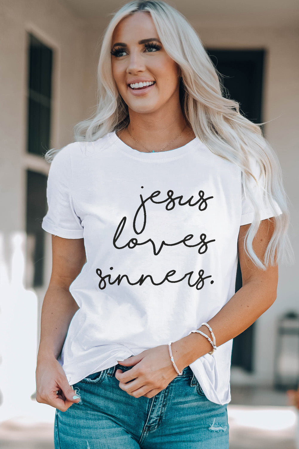 JESUS LOVES SINNERS Graphic Tee